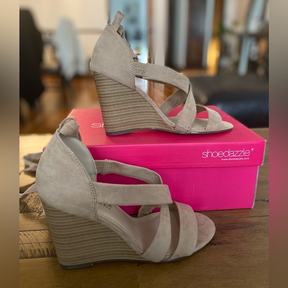 Shoe dazzle lace up wedge. Taupe, Size 6.5 Tried on never worn.Perfect condition - Picture 1 of 4
